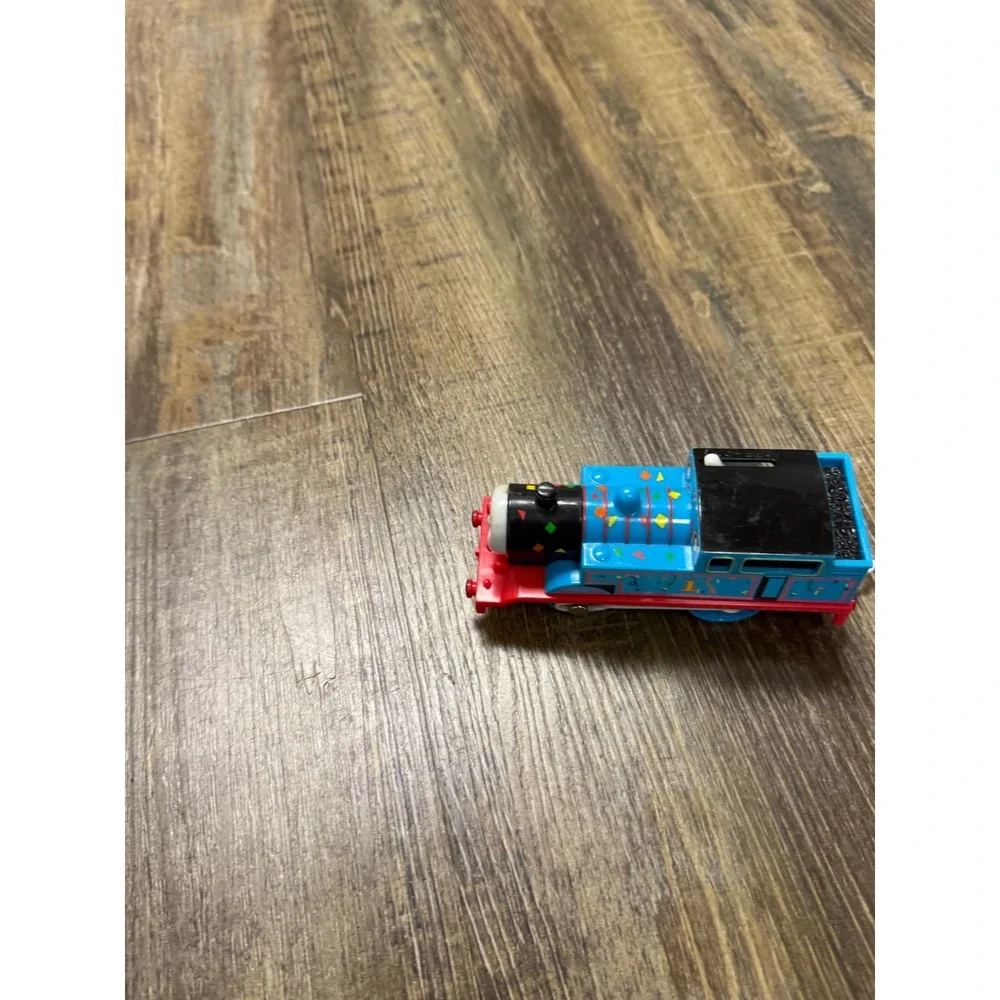 Mattel Thomas & Friends TrackMaster Gordon Motorized Blue Train Engine 2013